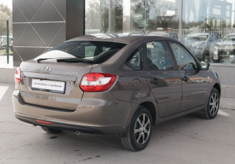 Подержанный автомобиль LADA (ВАЗ) Granta Sedan 2017 года (5 фото)