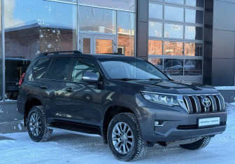 Подержанный автомобиль Toyota Land Cruiser Prado 2018 года (7 фото)