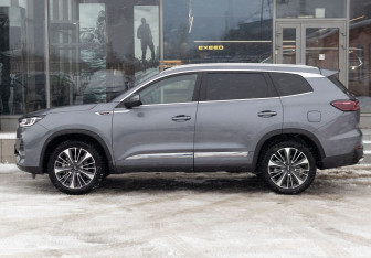 Подержанный автомобиль Chery Tiggo 8 Pro Max 2024 года (8 фото)