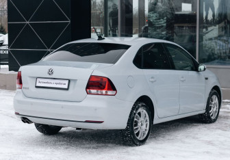 Подержанный автомобиль Volkswagen Polo Sedan 2018 года (5 фото)