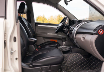 Подержанный автомобиль Mitsubishi Pajero Sport 2011 года (21 фото)