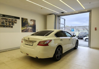 Подержанный автомобиль Nissan Teana 2014 года (4 фото)