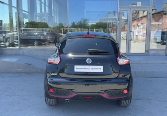 Подержанный автомобиль Nissan Juke 2017 года (6 фото)