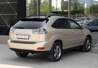 Подержанный автомобиль Lexus RX 2005 года (5 фото)