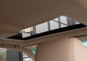 Подержанный автомобиль Lexus RX 2005 года (20 фото)