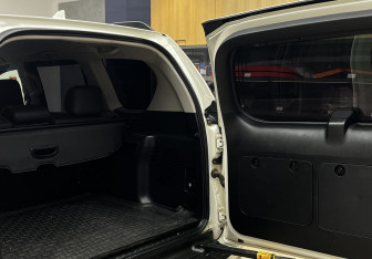 Подержанный автомобиль Toyota Land Cruiser Prado 2020 года (15 фото)