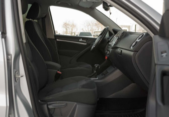 Подержанный автомобиль Volkswagen Tiguan 2012 года (18 фото)
