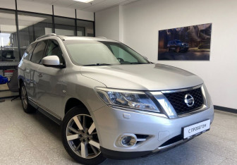 Подержанный автомобиль Nissan Pathfinder 2014 года (5 фото)