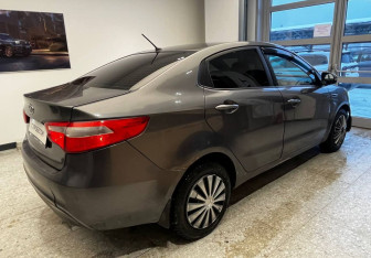 Подержанный автомобиль Kia Rio Sedan 2012 года (5 фото)