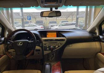 Подержанный автомобиль Lexus RX 2010 года (9 фото)