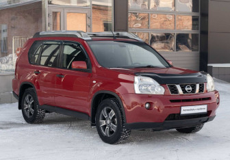 Подержанный автомобиль Nissan X-Trail 2010 года (3 фото)