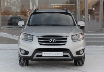 Подержанный автомобиль Hyundai Santa Fe 2011 года (2 фото)