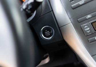 Подержанный автомобиль Toyota Auris Hatchback 2009 года (15 фото)