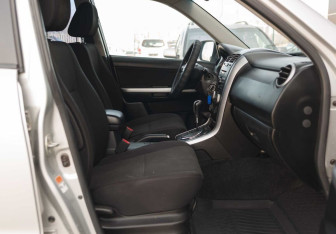 Подержанный автомобиль Suzuki Grand Vitara 2010 года (18 фото)