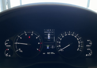 Подержанный автомобиль Toyota Land Cruiser Suv 2018 года (12 фото)