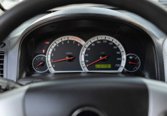 Подержанный автомобиль Chevrolet Captiva 2007 года (12 фото)