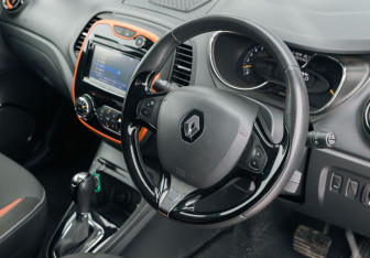 Подержанный автомобиль Renault Captur 2013 года (11 фото)