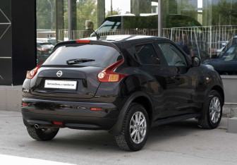 Подержанный автомобиль Nissan Juke 2013 года (5 фото)