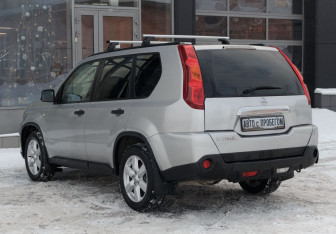 Подержанный автомобиль Nissan X-Trail 2008 года (7 фото)