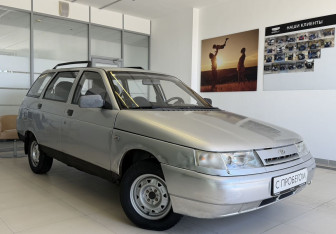 Подержанный автомобиль LADA (ВАЗ) 2111 2002 года (3 фото)