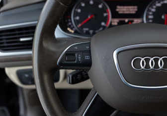 Подержанный автомобиль Audi A6 Sedan 2015 года (12 фото)