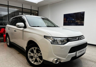 Подержанный автомобиль Mitsubishi Outlander 2013 года (4 фото)