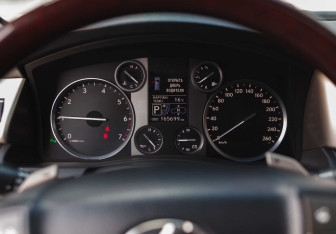 Подержанный автомобиль Lexus LX 2013 года (13 фото)