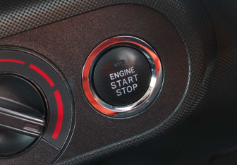 Подержанный автомобиль Daihatsu Rocky 2021 года (15 фото)