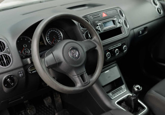 Подержанный автомобиль Volkswagen Golf Plus 2011 года (11 фото)