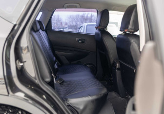 Подержанный автомобиль Nissan Qashqai 2007 года (17 фото)