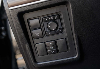 Подержанный автомобиль Toyota Land Cruiser Prado 2019 года (19 фото)