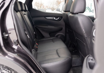 Подержанный автомобиль Nissan Qashqai 2014 года (20 фото)