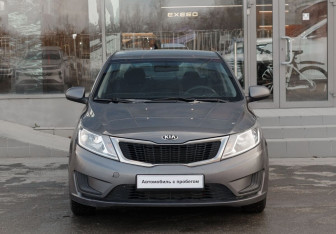 Подержанный автомобиль Kia Rio Sedan 2013 года (2 фото)