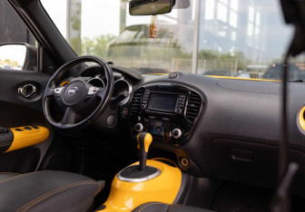 Подержанный автомобиль Nissan Juke 2017 года (10 фото)
