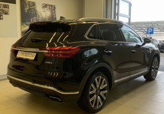 Подержанный автомобиль Hongqi HS5 2023 года (4 фото)