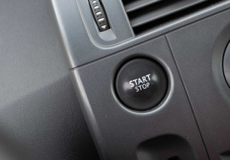 Подержанный автомобиль Renault Scenic 2007 года (14 фото)