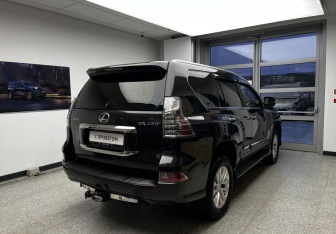 Подержанный автомобиль Lexus GX 2015 года (5 фото)