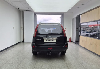 Подержанный автомобиль Nissan X-Trail 2006 года (5 фото)