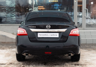 Подержанный автомобиль Nissan Teana 2014 года (6 фото)