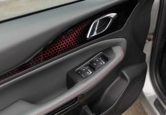 Подержанный автомобиль Jetour X50 2024 года (17 фото)