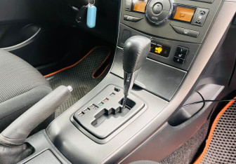 Подержанный автомобиль Toyota Corolla Sedan 2009 года (15 фото)