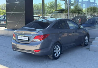Подержанный автомобиль Hyundai Solaris Sedan 2011 года (5 фото)