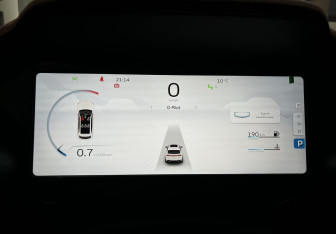 Подержанный автомобиль Geely Monjaro 2023 года (12 фото)