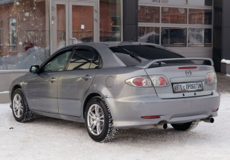 Подержанный автомобиль Mazda Atenza Sedan 2002 года (7 фото)