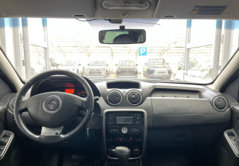 Подержанный автомобиль Renault Duster 2012 года (9 фото)
