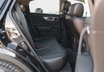 Подержанный автомобиль Infiniti FX 2010 года (20 фото)