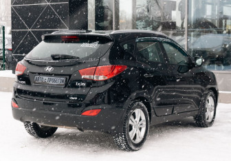 Подержанный автомобиль Hyundai ix35 2012 года (5 фото)