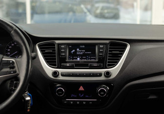 Подержанный автомобиль Hyundai Solaris Sedan 2017 года (14 фото)