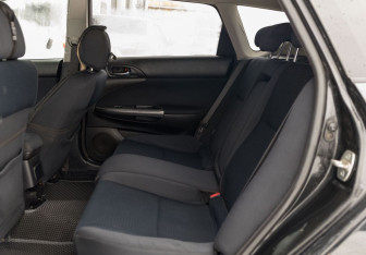 Подержанный автомобиль Toyota Caldina 2003 года (16 фото)