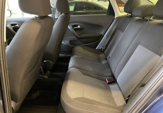 Подержанный автомобиль Volkswagen Polo Sedan 2016 года (15 фото)